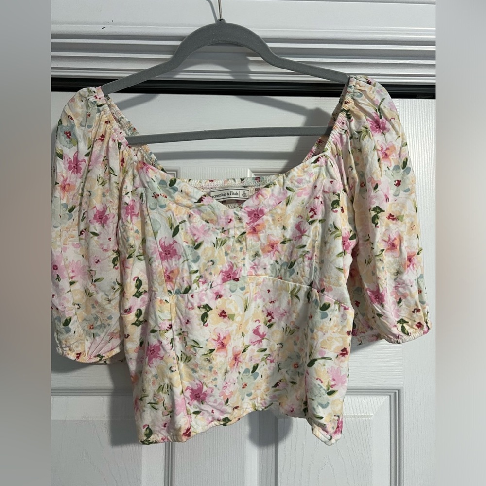 Abercrombie & Fitch Puff Sleeve Crop Top